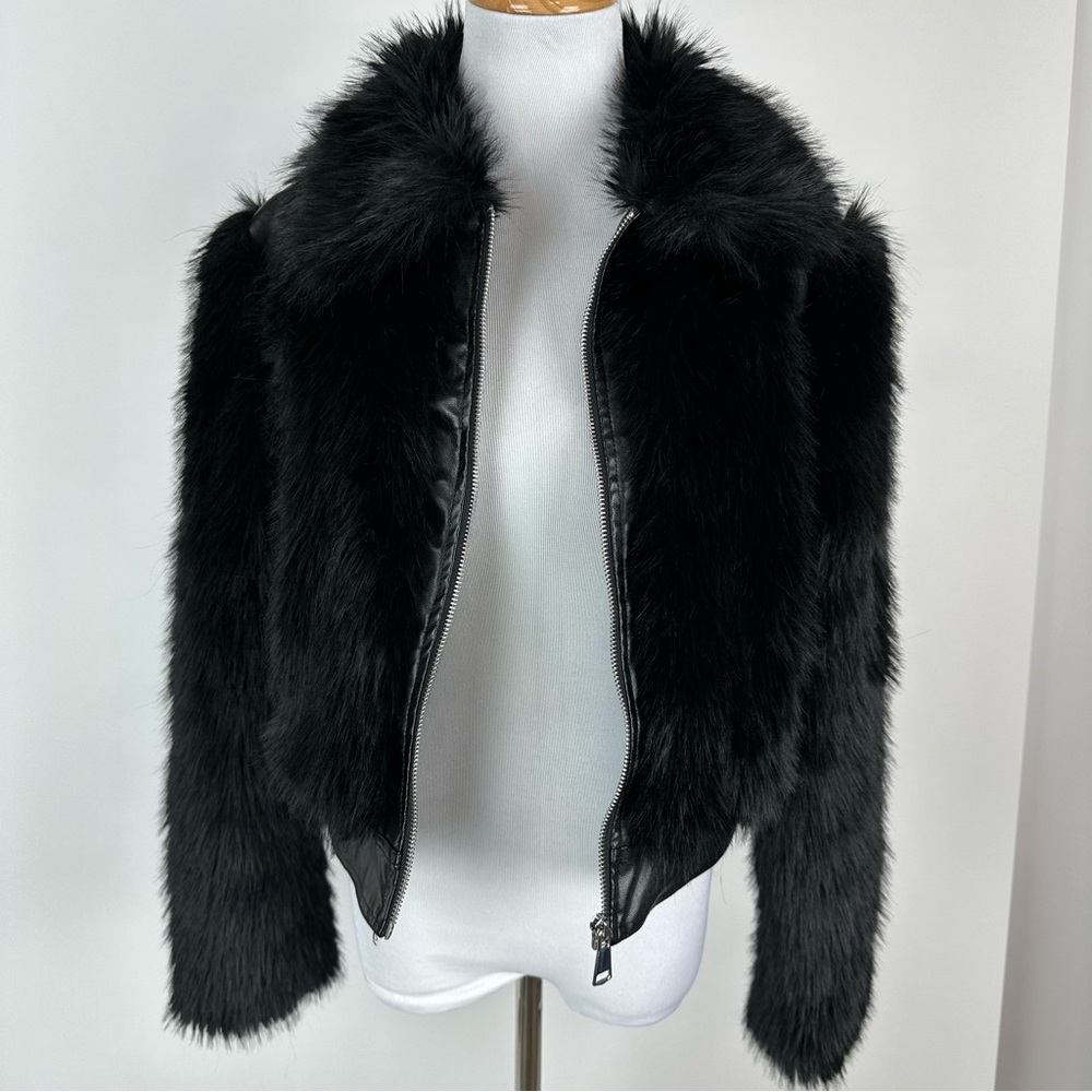 Forever 21 Black Faux Fur Vegan Leather Zip Front Jacket Size Medium - Picture 11 of 13
